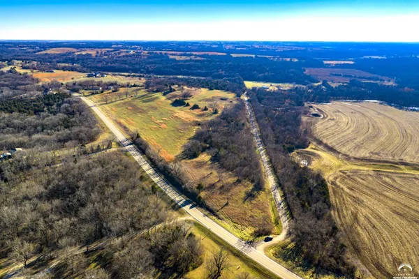 $105,000 | 800 Southeast Stanley Road, Tecumseh, KS 66542