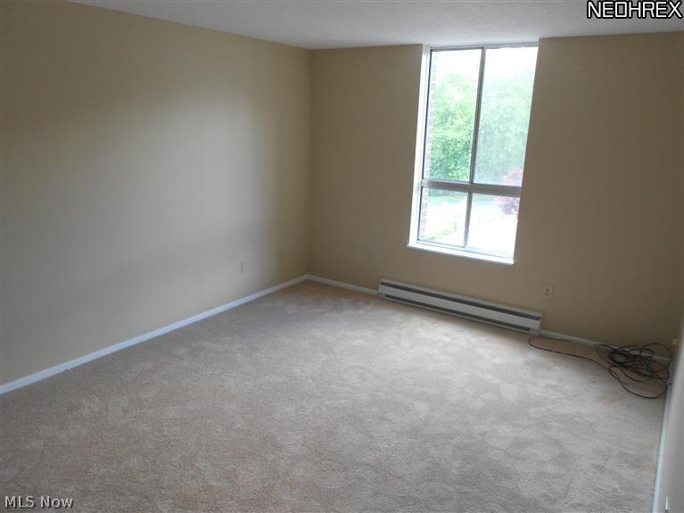 3068 Kent Road, Unit 402 Stow, OH 44224 - Photo 9 of 14