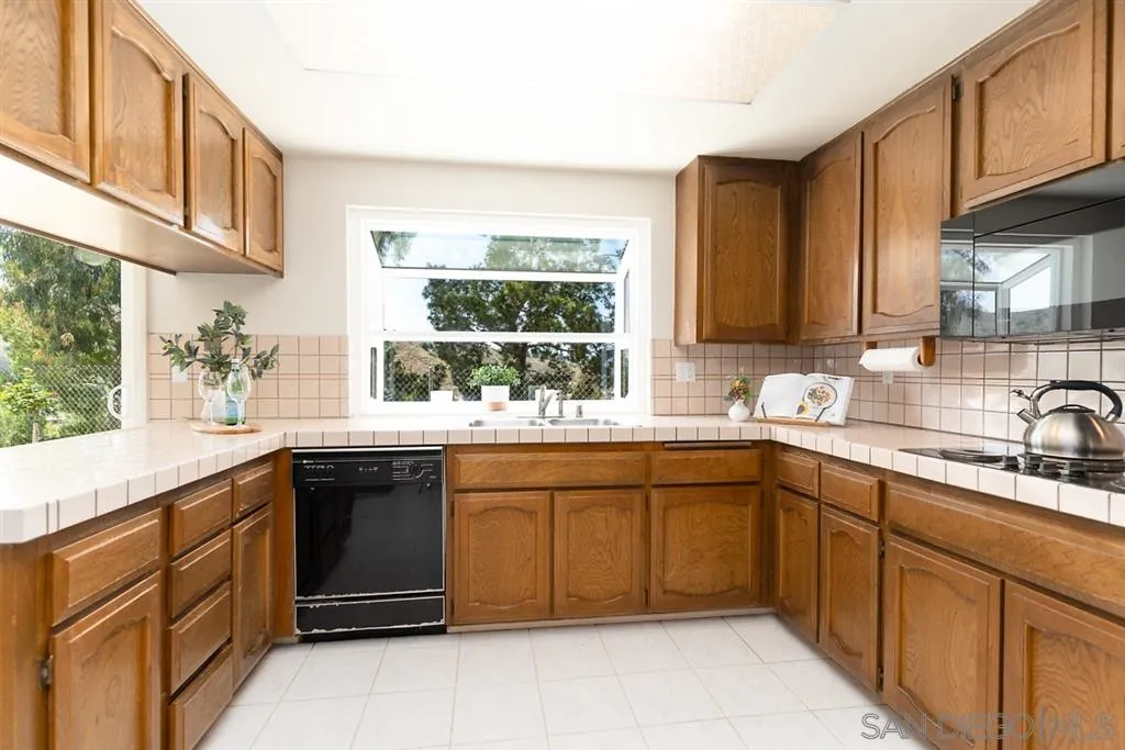 8971 Ridgeton Lane Lakeside, CA 92040 - Photo 10 of 25 Gallery Image 10