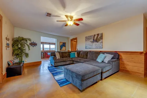 $1,495,000 | 21008 West Lakeshore Drive, Spicewood, TX 78669