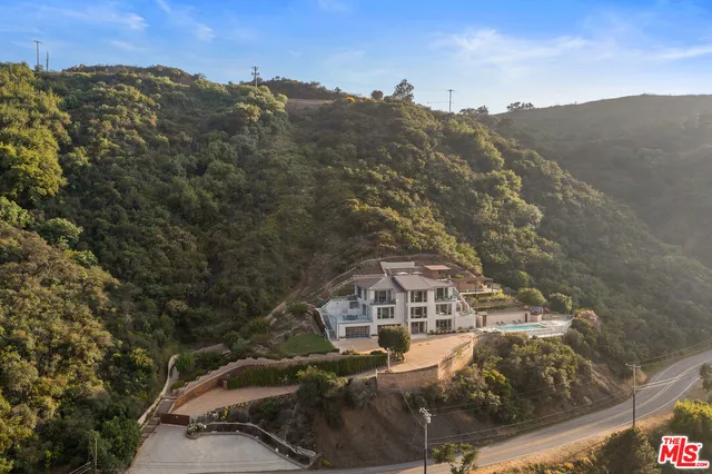 $4,995,000 | 25155 Piuma Road, Malibu, CA 90265