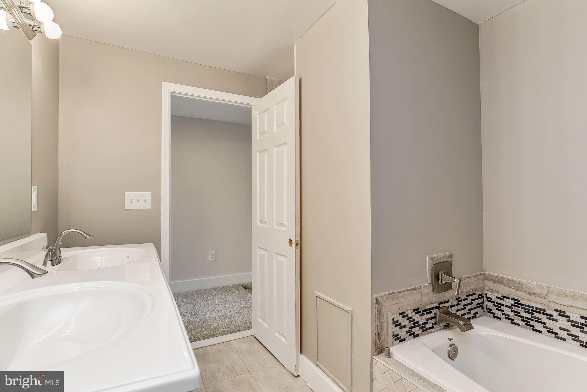 14827 Old Frederick Road Woodbine, MD 21797 - Photo 17 of 30 Bath (Master)