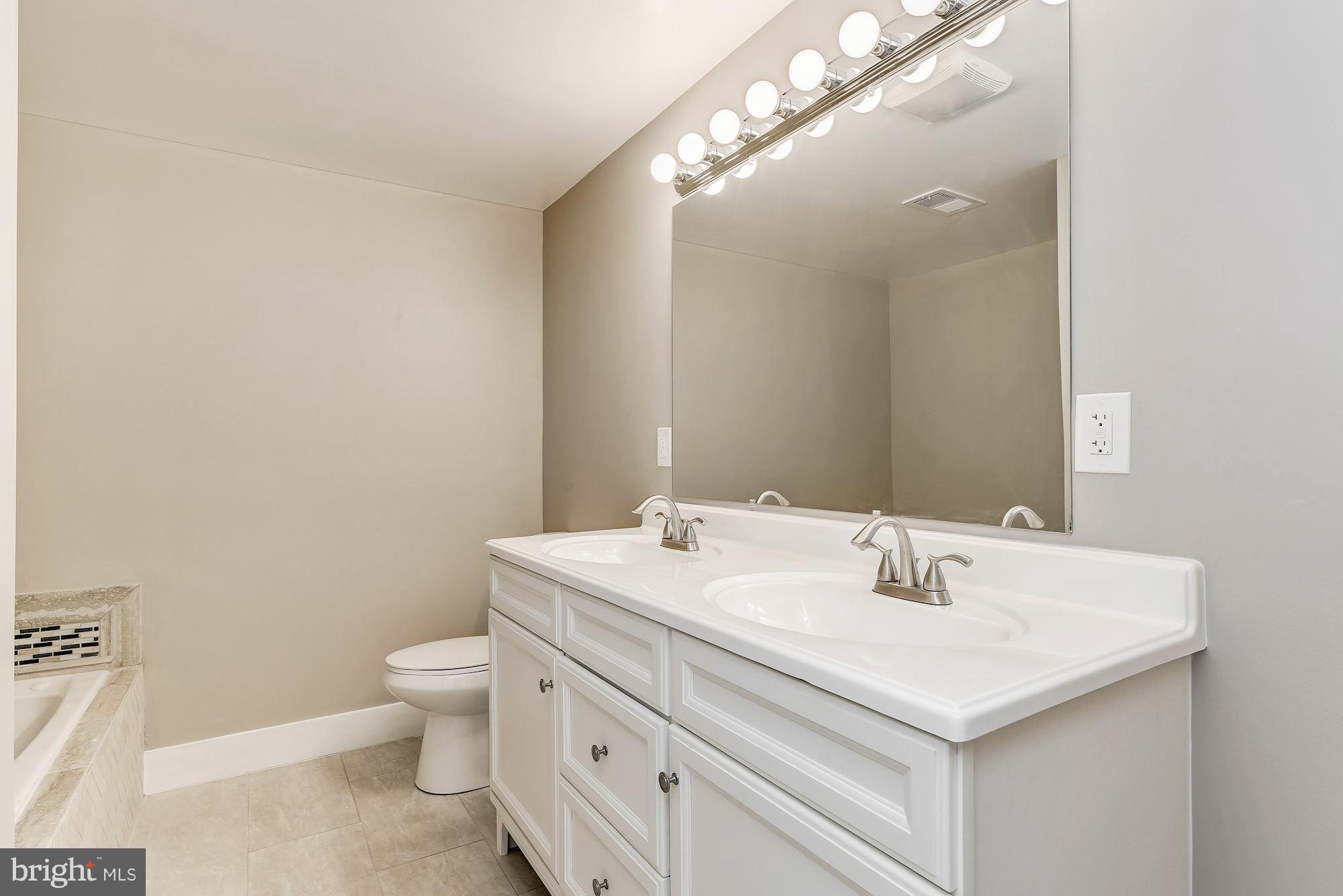 14827 Old Frederick Road Woodbine, MD 21797 - Photo 18 of 30 Bath (Master)