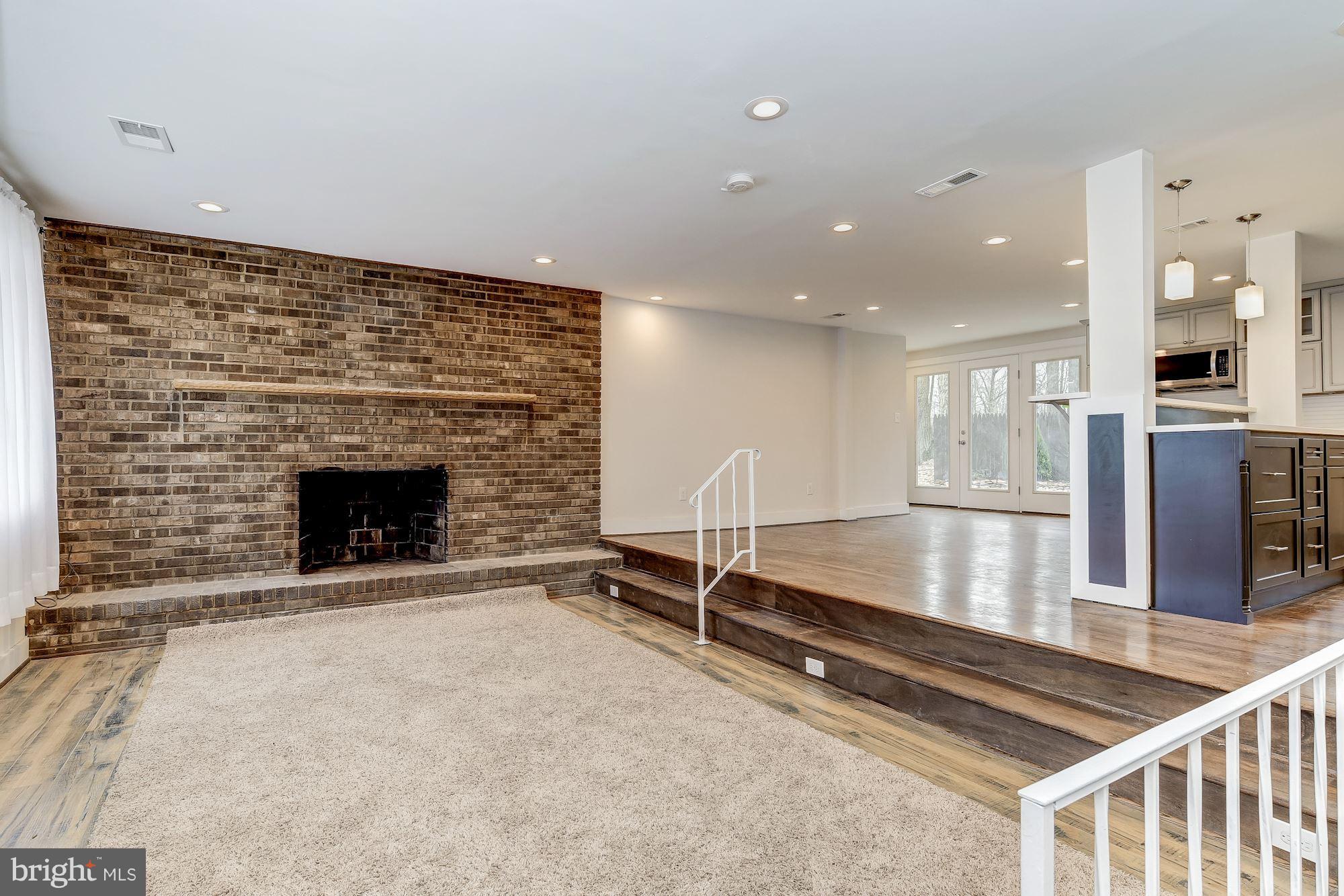 14827 Old Frederick Road Woodbine, MD 21797 - Photo 4 of 30 Living Room