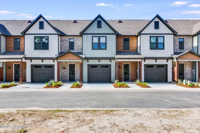 $3,250 | 425 Heart D Farm Road, Youngsville, LA 70592