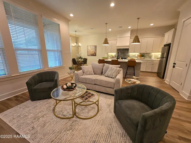 $3,250 | 425 Heart D Farm Road, Youngsville, LA 70592