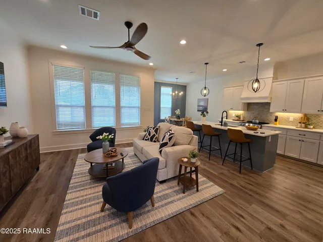 $3,250 | 425 Heart D Farm Road, Youngsville, LA 70592