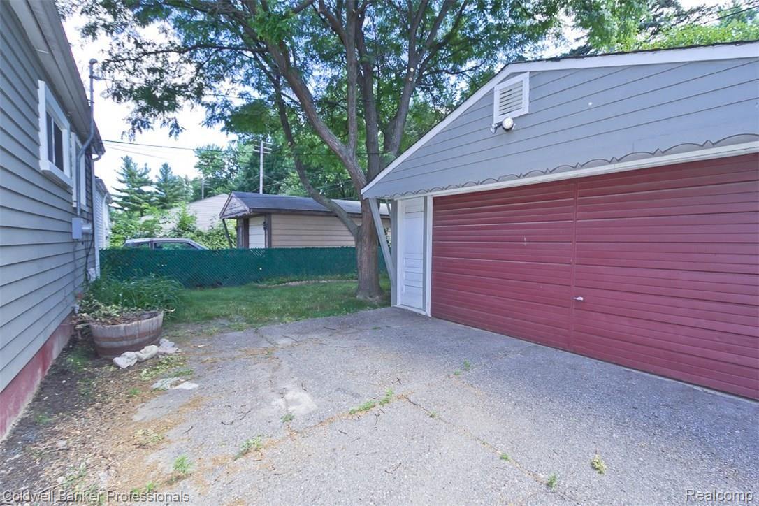 2670 Greenfield Road Berkley, MI 48072 - Photo 28 of 30 IMG_0246.jpg