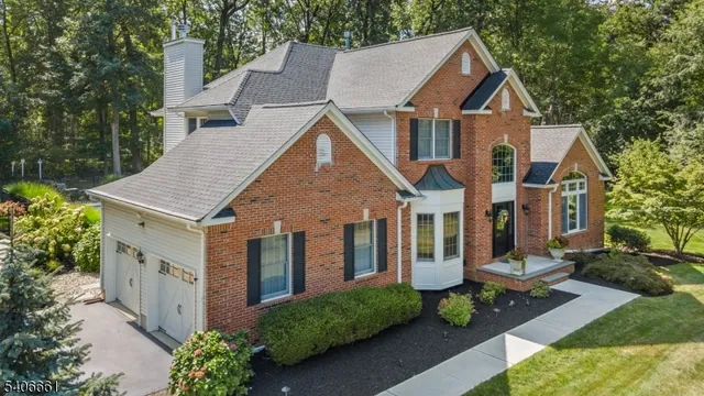 $899,000 | 202 Bradford Lane, Bloomsbury, NJ 08804