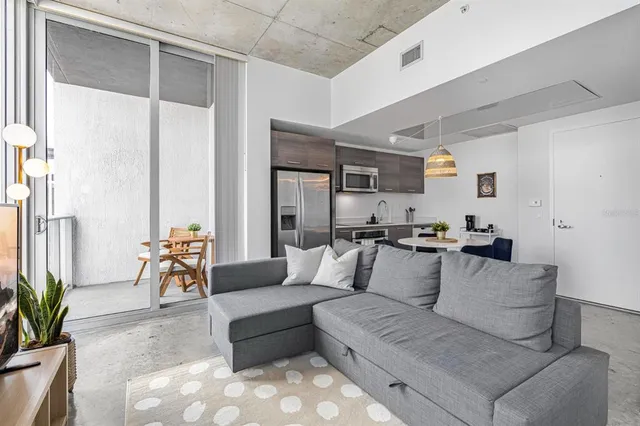 $3,000 | 151 Southeast 1st Street, Unit 2804, Miami, FL 33131