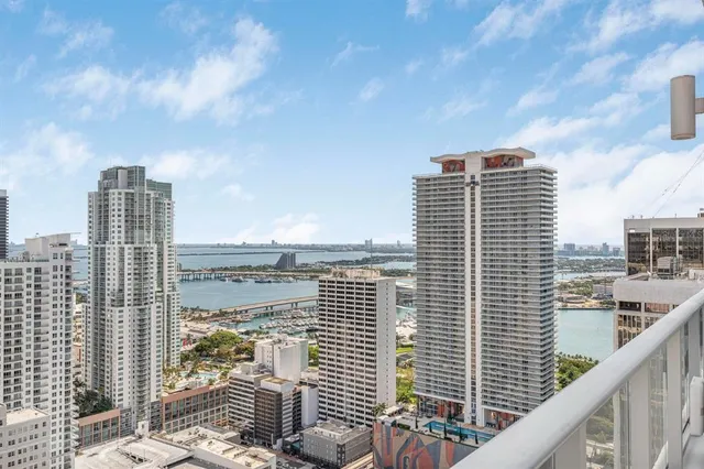 $3,000 | 151 Southeast 1st Street, Unit 2804, Miami, FL 33131