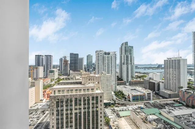 $3,000 | 151 Southeast 1st Street, Unit 2804, Miami, FL 33131