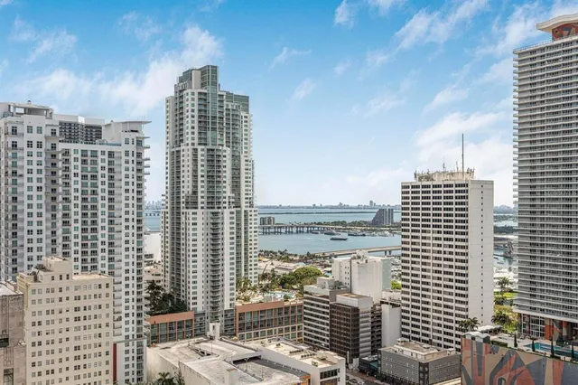 $3,000 | 151 Southeast 1st Street, Unit 2804, Miami, FL 33131