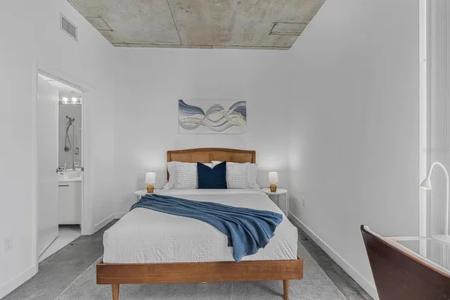 $3,000 | 151 Southeast 1st Street, Unit 2804, Miami, FL 33131