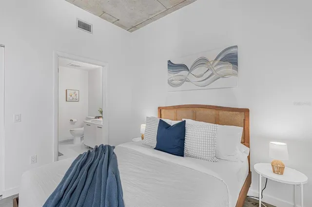 $3,000 | 151 Southeast 1st Street, Unit 2804, Miami, FL 33131