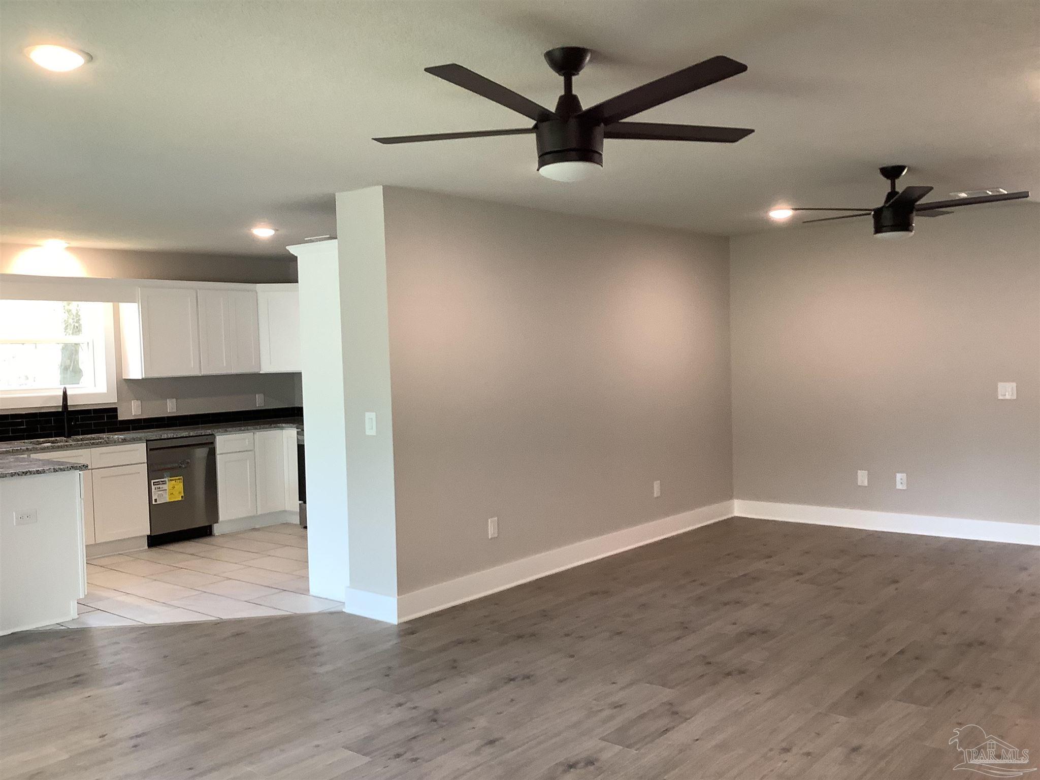 6413 Sanders Street Milton, FL 32570 - Photo 3 of 37