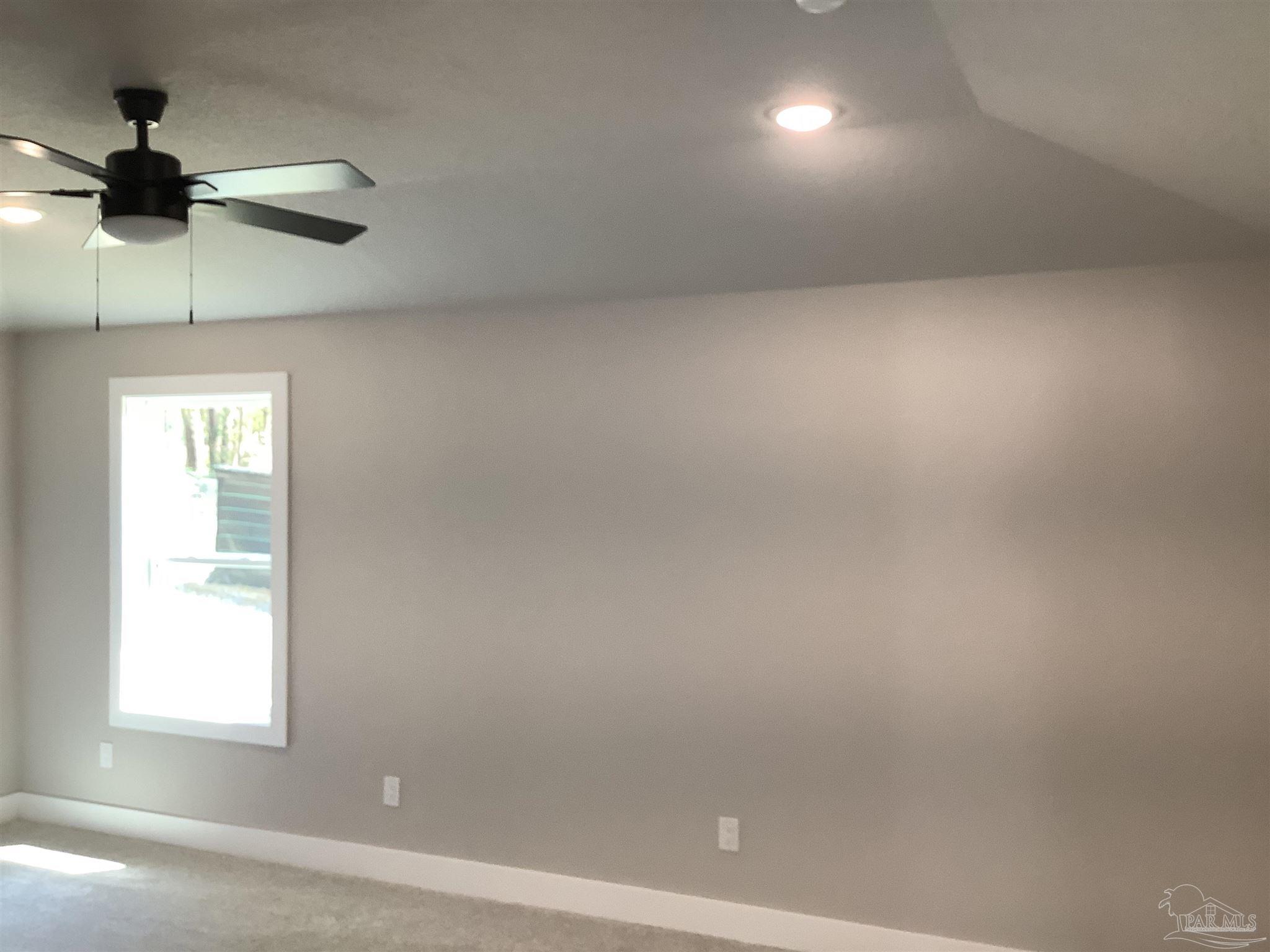 6413 Sanders Street Milton, FL 32570 - Photo 4 of 37