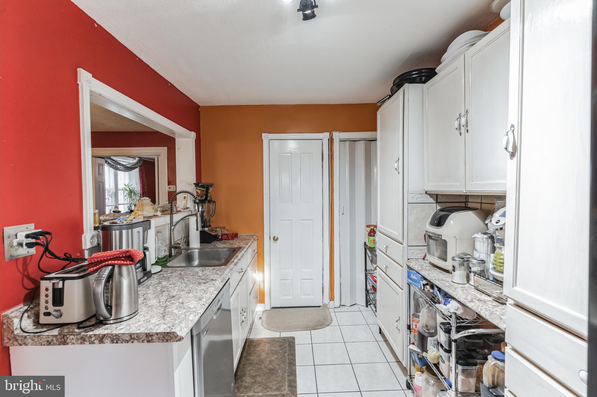 122 Copley Road Upper Darby, PA 19082 - Photo 8 of 19 Kitchen