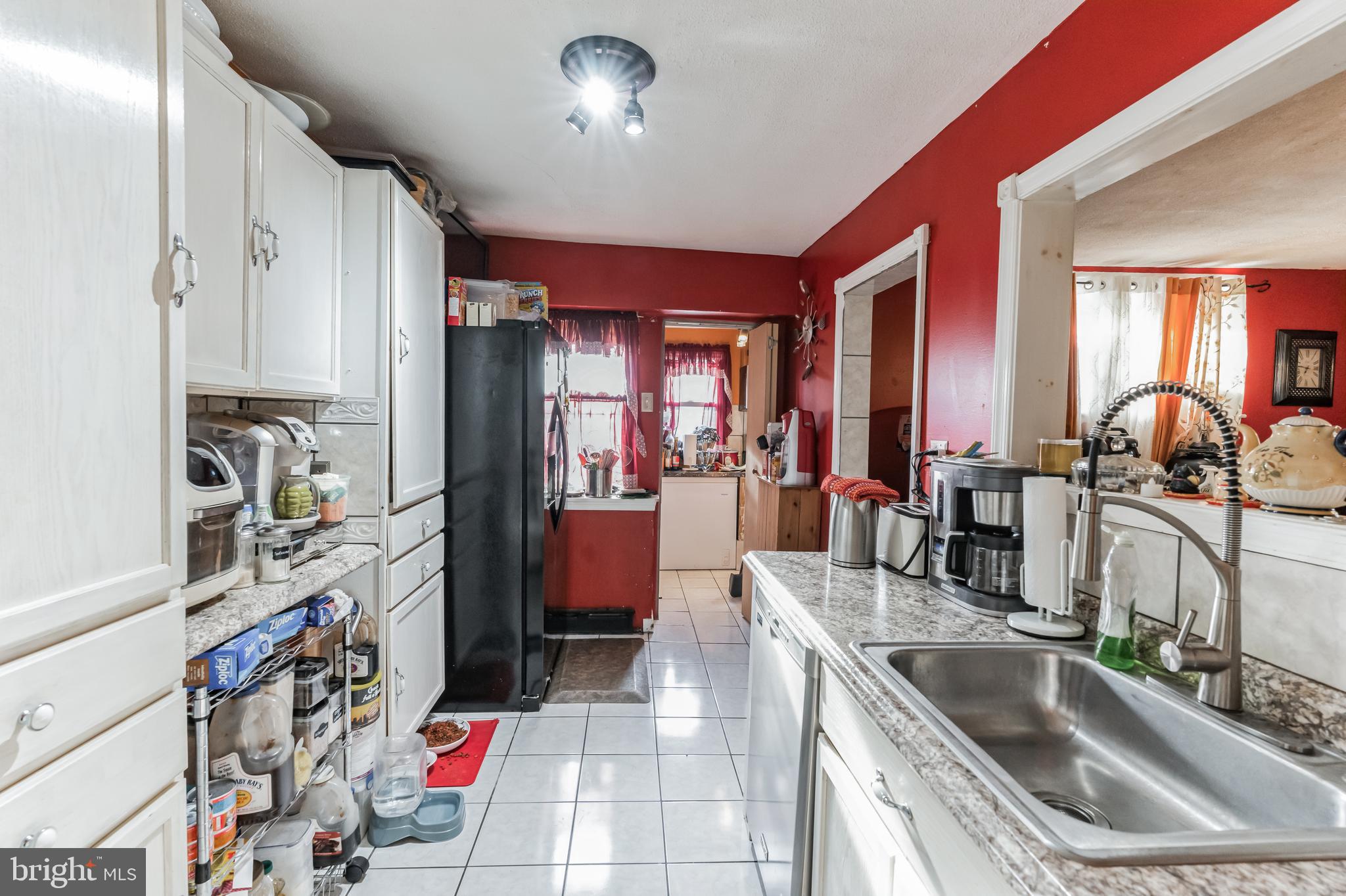 122 Copley Road Upper Darby, PA 19082 - Photo 9 of 19 Kitchen