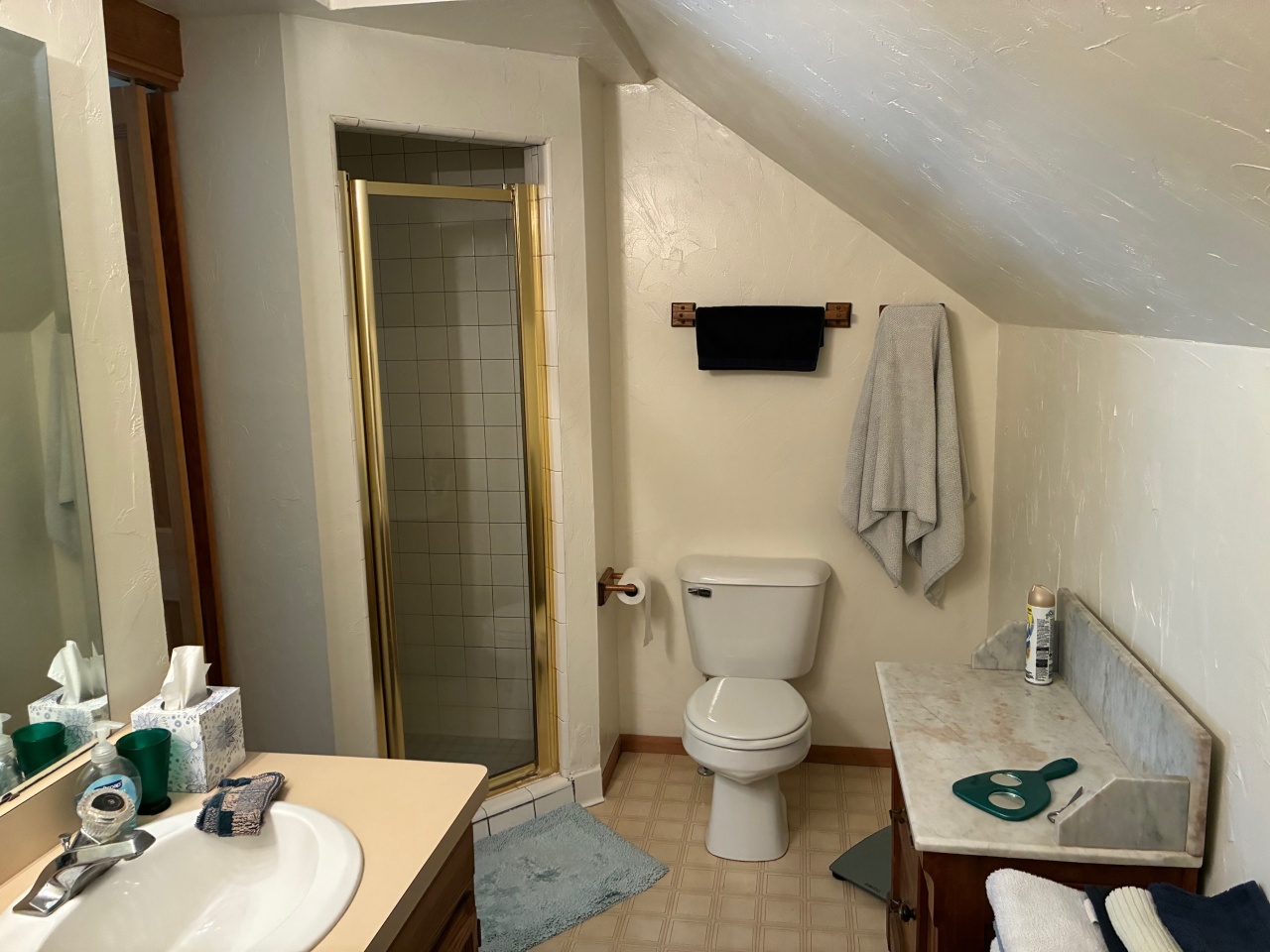 4992 Lake Bluff Road Port Washington, WI 53074 - Photo 12 of 25 Upper full bath