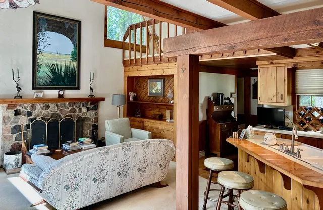 $512,000 | 4992 Lake Bluff Road, Port Washington, WI 53074