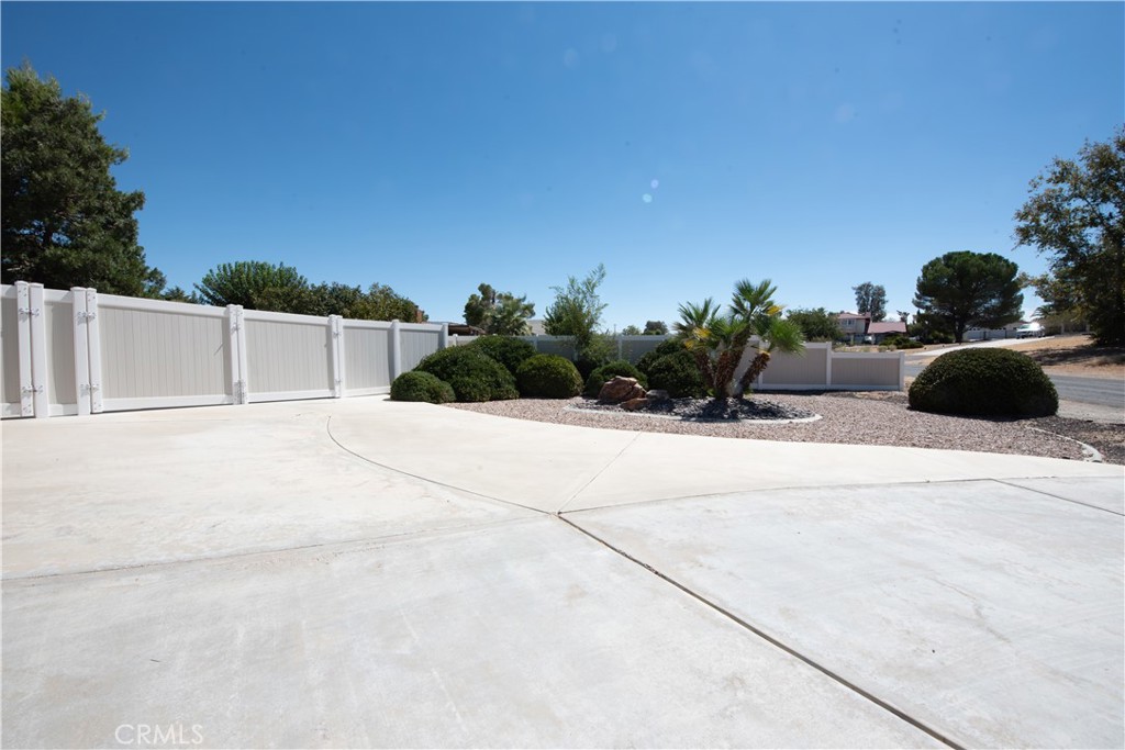 19934 Itasca Road Apple Valley, CA 92308 - Photo 4 of 29 Gallery Image 4