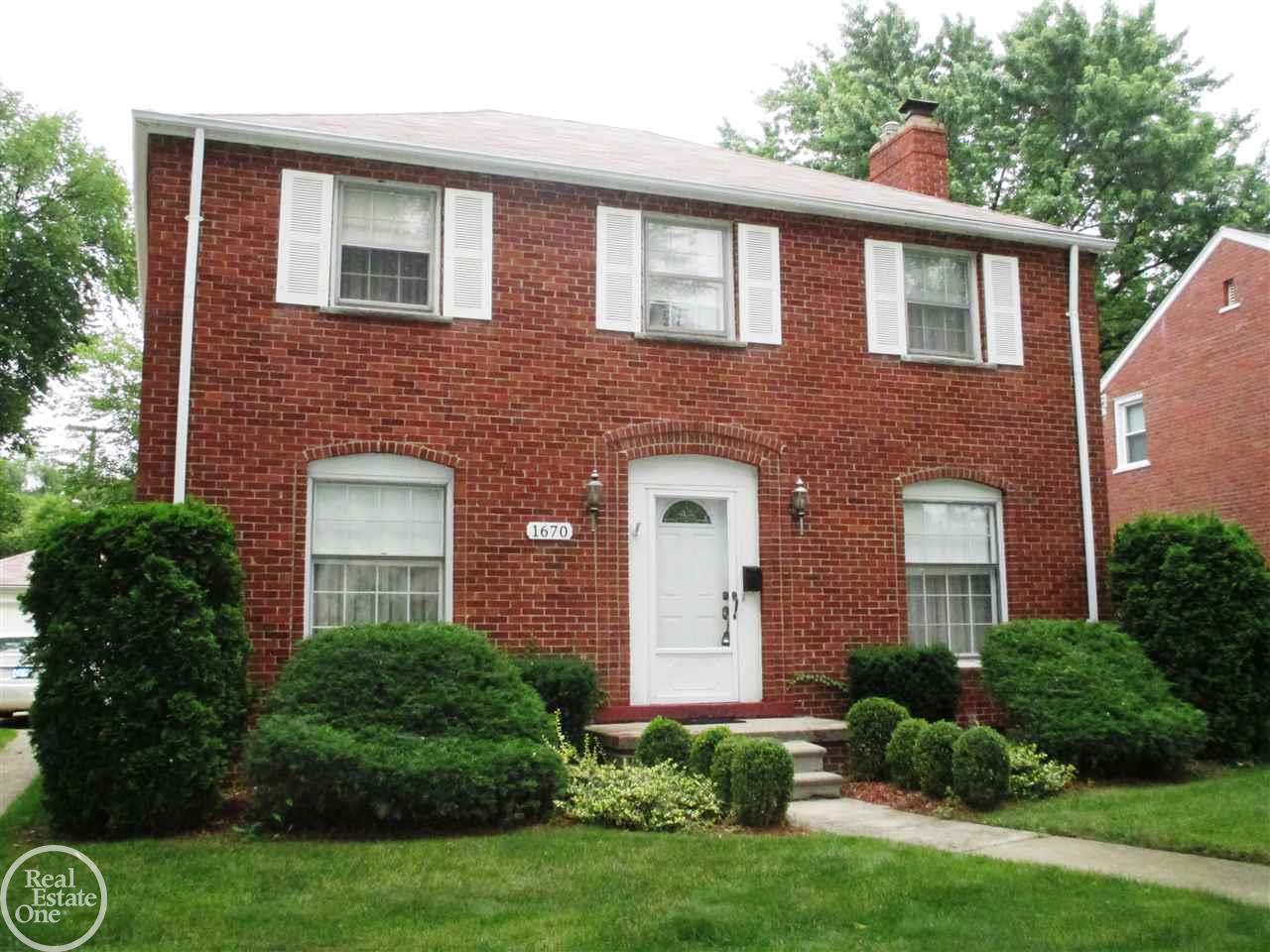 1670 Fairholme Road Grosse Pointe Woods, MI 48236 - Photo 1 of 14