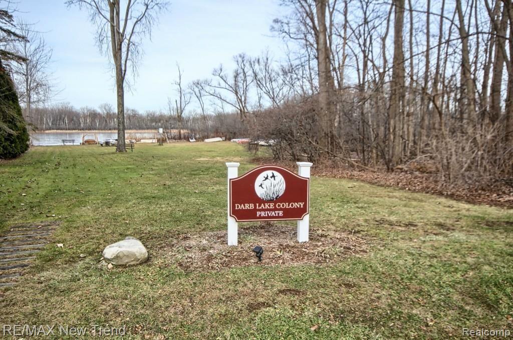 2962 Hiller Road West Bloomfield, MI 48324 - Photo 40 of 48 Darb Lake Access & Beach