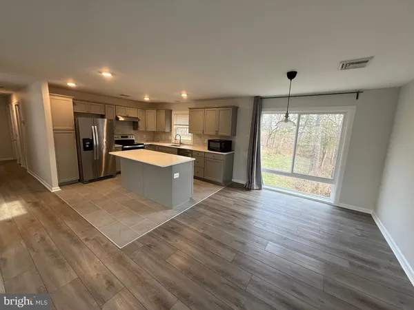 $2,150 | 874 Oakdale Drive, Pottstown, PA 19464