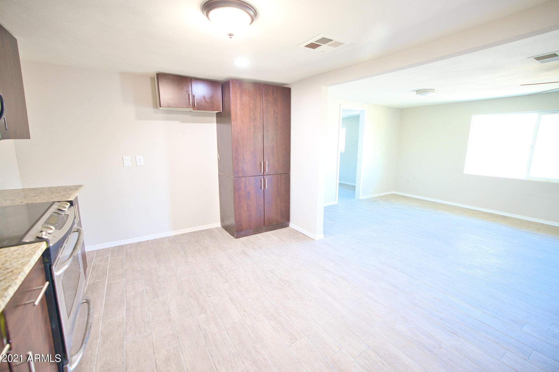 3003 West Monte Vista Road Phoenix, AZ 85009 - Photo 8 of 16 1A6A2253