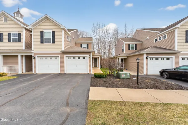 $249,900 | 32 Annabelle Place, Rotterdam, NY 12306