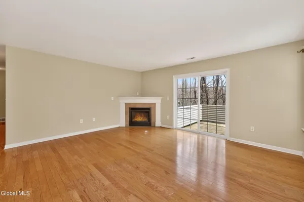 $249,900 | 32 Annabelle Place, Rotterdam, NY 12306