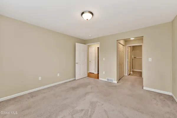 $249,900 | 32 Annabelle Place, Rotterdam, NY 12306