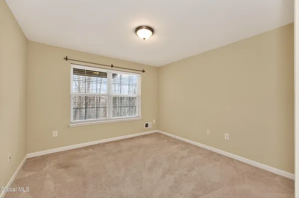 $249,900 | 32 Annabelle Place, Rotterdam, NY 12306