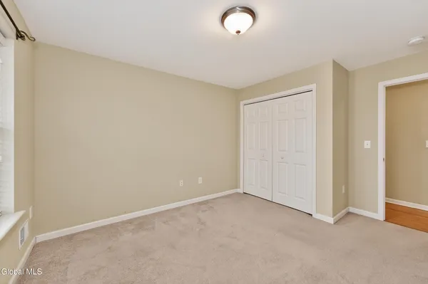 $249,900 | 32 Annabelle Place, Rotterdam, NY 12306