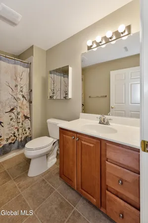 $249,900 | 32 Annabelle Place, Rotterdam, NY 12306