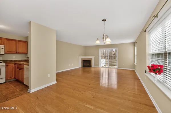 $249,900 | 32 Annabelle Place, Rotterdam, NY 12306