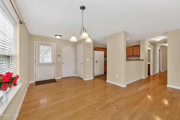 $249,900 | 32 Annabelle Place, Rotterdam, NY 12306