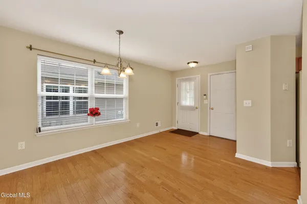 $249,900 | 32 Annabelle Place, Rotterdam, NY 12306