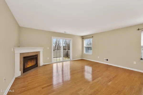 $249,900 | 32 Annabelle Place, Rotterdam, NY 12306