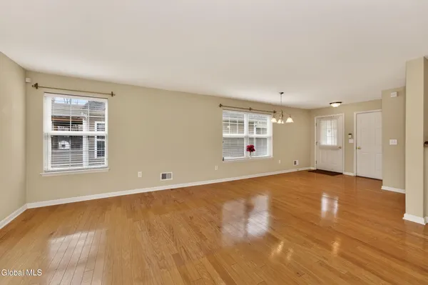 $249,900 | 32 Annabelle Place, Rotterdam, NY 12306