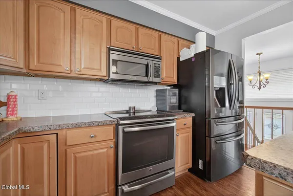 $348,000 | 205 East Palmer Avenue, Rotterdam, NY 12303