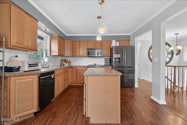 $348,000 | 205 East Palmer Avenue, Rotterdam, NY 12303