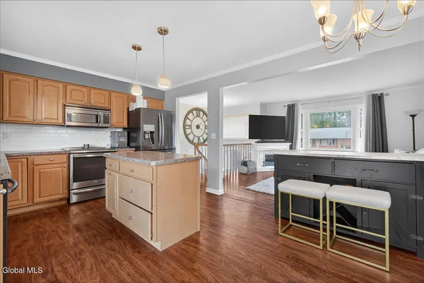 $348,000 | 205 East Palmer Avenue, Rotterdam, NY 12303