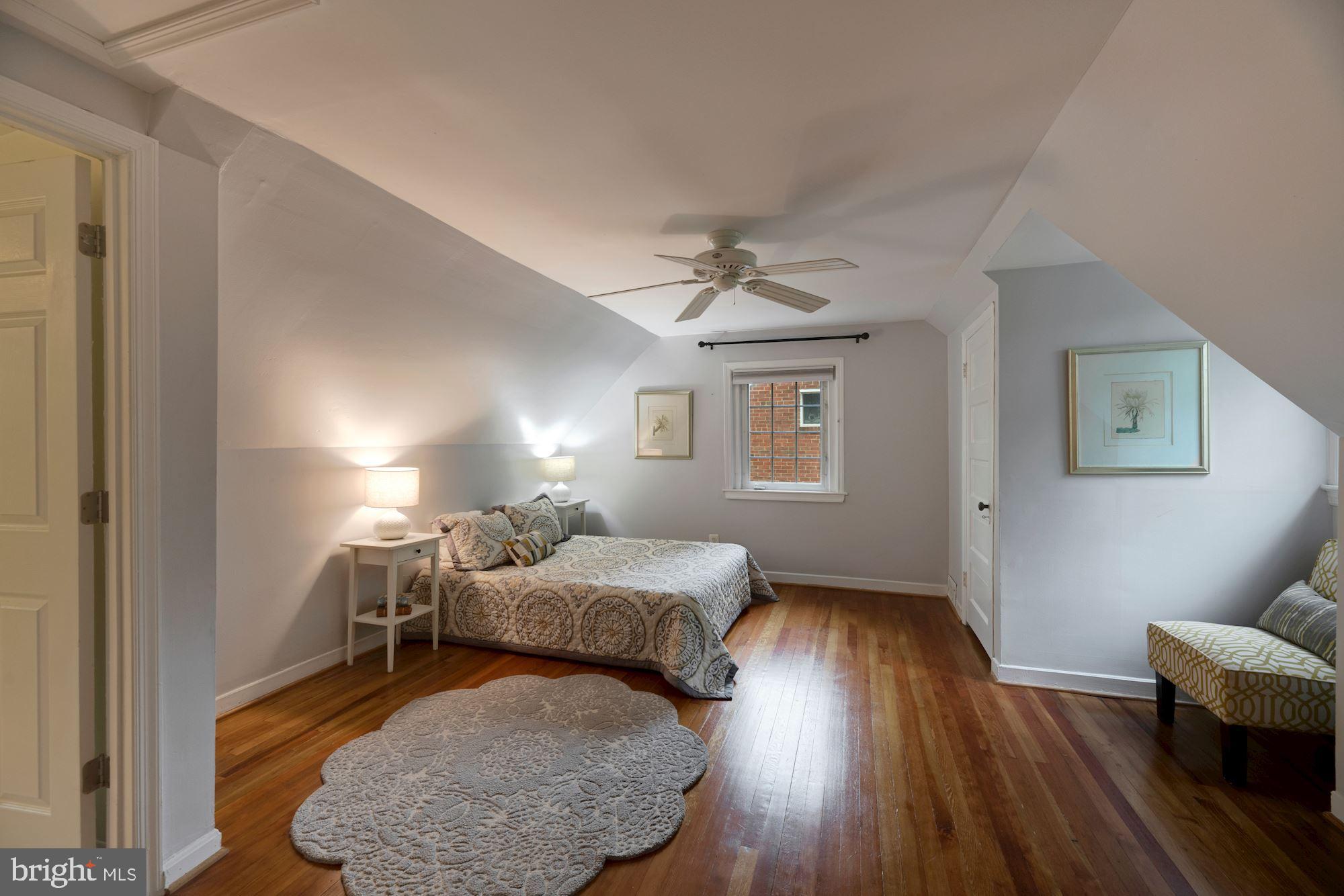 509 Margaret Drive Silver Spring, MD 20910 - Photo 27 of 41 Owner's bedroom
