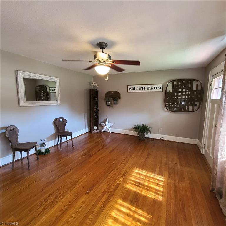 540 Bethesda Road Lexington, NC 27295 - Photo 8 of 23 Living room