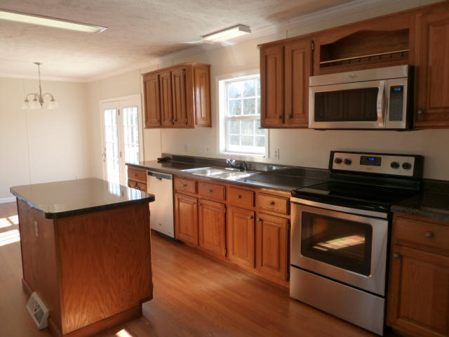 240 Oak Grove Road Sharps Chapel, TN 37866 - Photo 7 of 20 kitchen P1140275