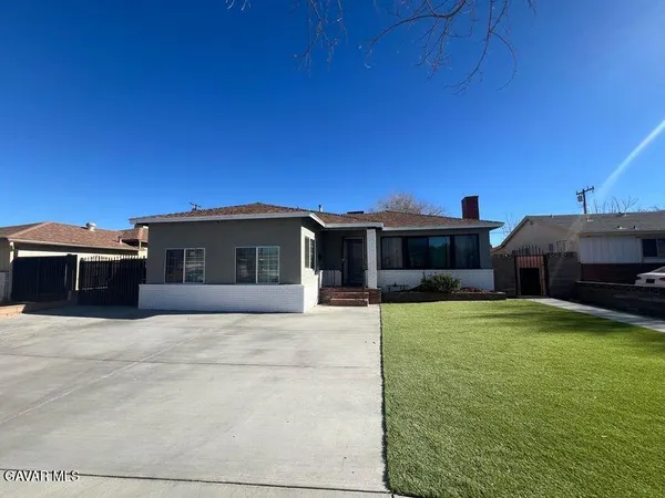 $1,300 | 44514 Lowtree Avenue, Unit 3, Lancaster, CA 93534