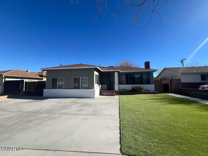 44514 Lowtree Avenue, Unit 3 Lancaster, CA 93534 - Photo 1 of 4 Lowtree 4