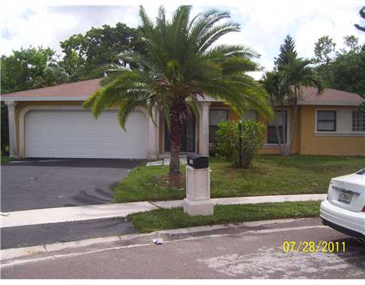 10325 Eastport Court Boca Raton, FL 33428 - Photo 1 of 7 Primary Photo
